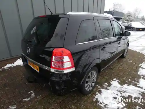 Opel Zafira Tourer 1.6 DI Turbo ecoFlex 2011