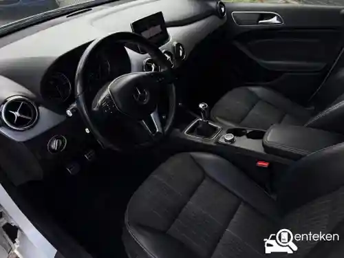 Mercedes-Benz B 180 2013