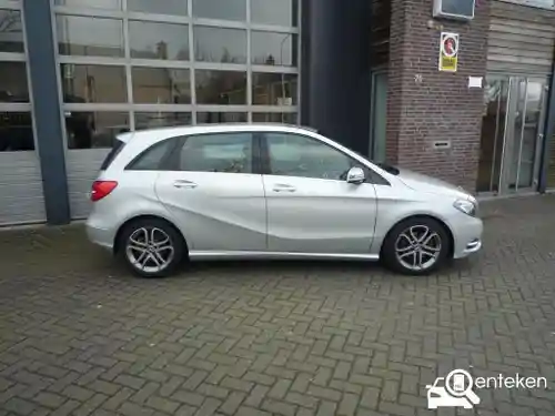 Mercedes-Benz B 180 2013