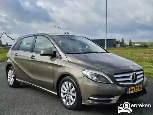 Mercedes-Benz B 180 2013