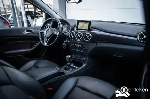 Mercedes-Benz B 180 2013