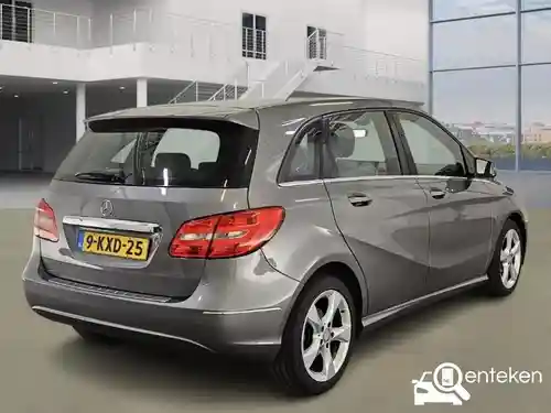 Mercedes-Benz B 180 2013