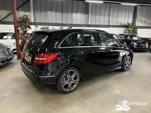 Mercedes-Benz B 180 2013