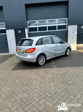 Mercedes-Benz B 180 2013