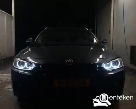 BMW 318d Touring 2013