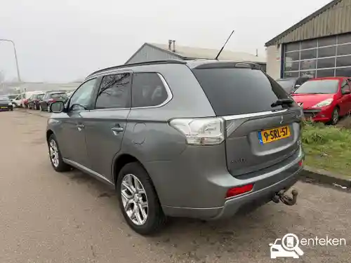 Mitsubishi Outlander 2.0 Plug-In Hybrid 2013