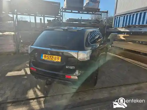 Mitsubishi Outlander 2.0 Plug-In Hybrid 2013
