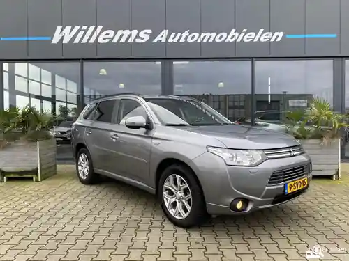 Mitsubishi Outlander 2.0 Plug-In Hybrid 2013