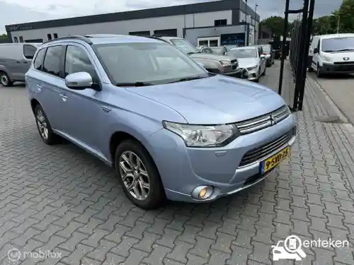 Mitsubishi Outlander 2.0 Plug-In Hybrid 2013
