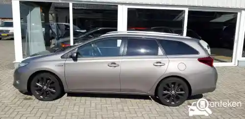 Toyota Auris Touring Sports 1.8 Hybrid 2013