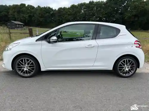 Peugeot 208 1.2 PureTech 82 2014