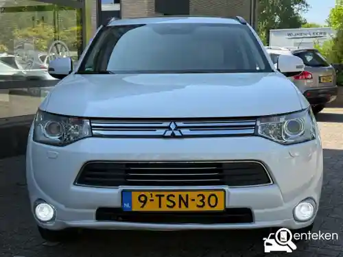 Mitsubishi Outlander 2.0 Plug-In Hybrid 2014