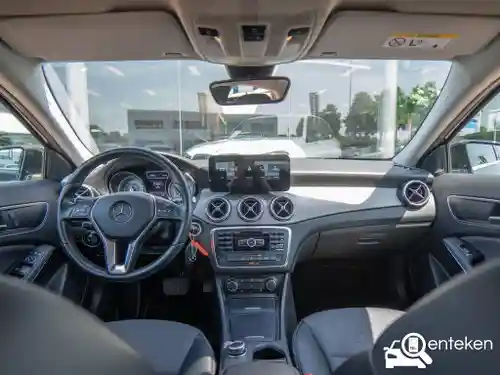 Mercedes-Benz GLA 200 2014