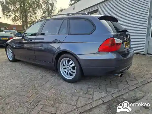 BMW 318i Touring 2006