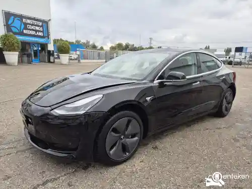 Tesla Model 3 Standard Range Plus 2019