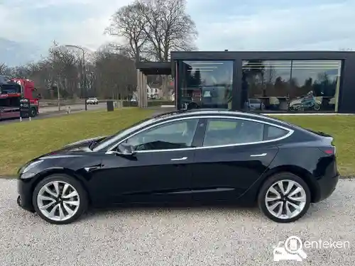 Tesla Model 3 Standard Range Plus 2019