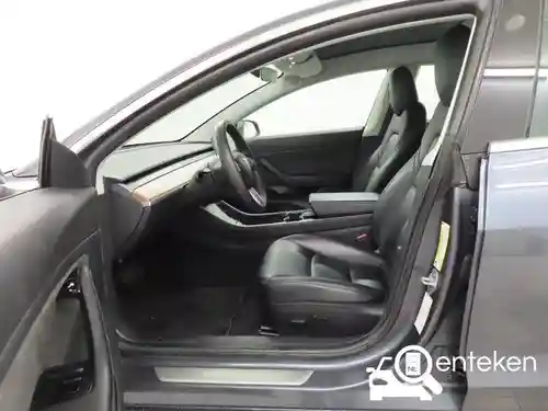 Tesla Model 3 Standard Range Plus 2019