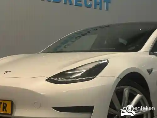 Tesla Model 3 Standard Range Plus 2019