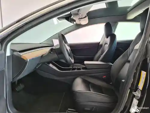 Tesla Model 3 Standard Range Plus 2019