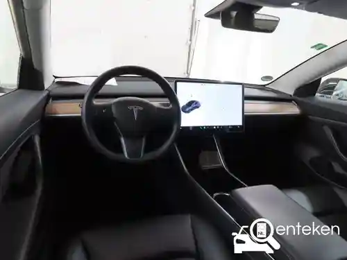 Tesla Model 3 Standard Range Plus 2019