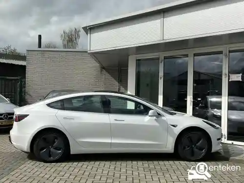 Tesla Model 3 Standard Range Plus 2019