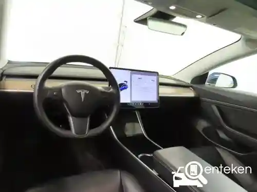 Tesla Model 3 Standard Range Plus 2019