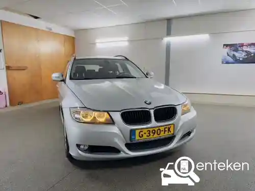 BMW 318i Touring 2010