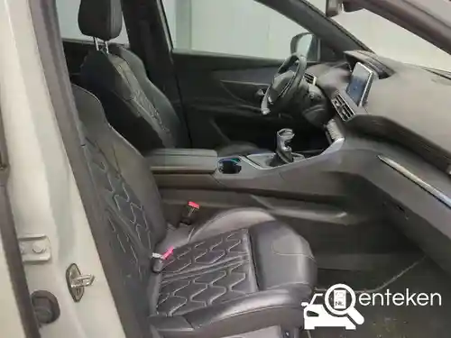 Peugeot 5008 1.2 PureTech 130 2020