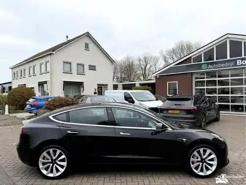 Tesla Model 3 Standard Range Plus 2019