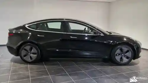 Tesla Model 3 Standard Range Plus 2019