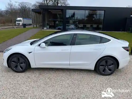 Tesla Model 3 Standard Range Plus 2019