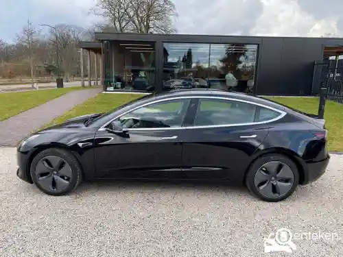 Tesla Model 3 Standard Range Plus 2019