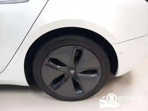 Tesla Model 3 Standard Range Plus 2019