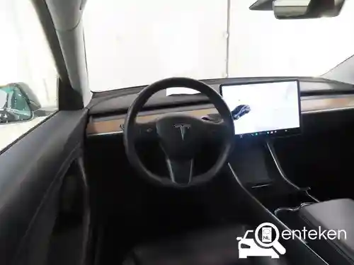 Tesla Model 3 Standard Range Plus 2019