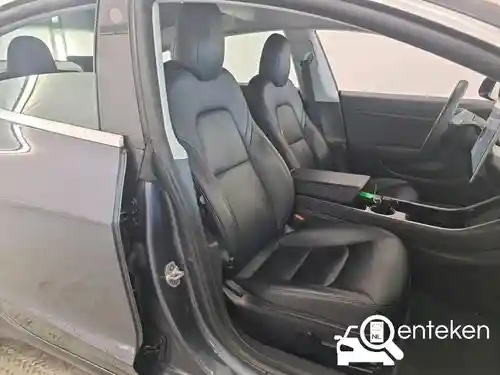 Tesla Model 3 Standard Range Plus 2019