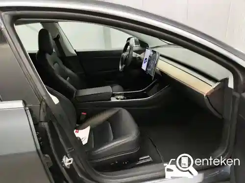 Tesla Model 3 Standard Range Plus 2019