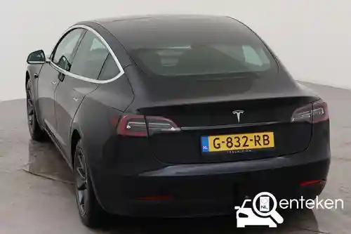 Tesla Model 3 Standard Range Plus 2019