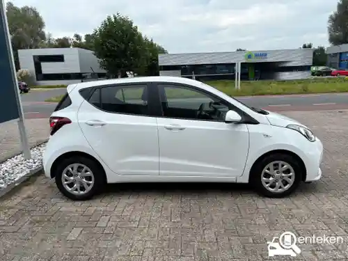 Hyundai i10 1.0 blue 2019