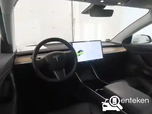 Tesla Model 3 Standard Range Plus 2019