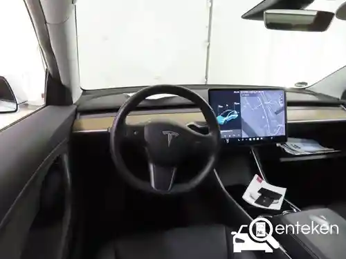 Tesla Model 3 Standard Range Plus 2019