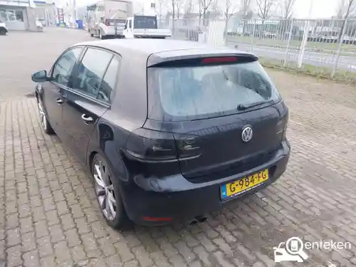 VW Golf R 2010