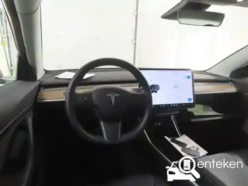 Tesla Model 3 Standard Range Plus 2019