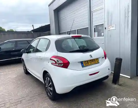 Peugeot 208 1.2 PureTech 82 2015