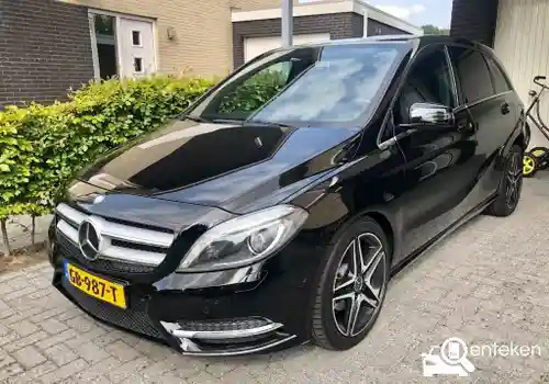 Mercedes-Benz B 180 2013