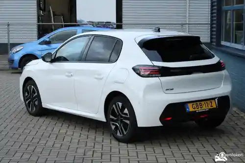 Peugeot 208 1.2 PureTech 100 2024