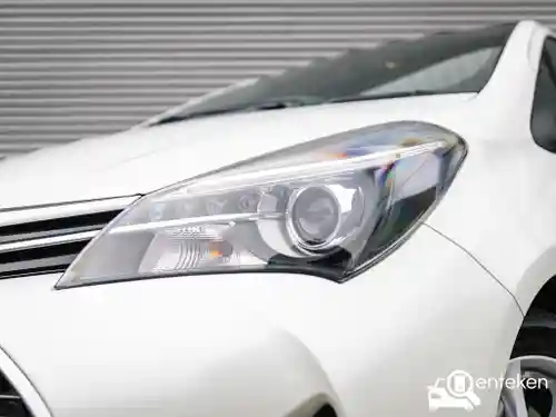 Toyota Yaris 1.5 Hybrid 2015