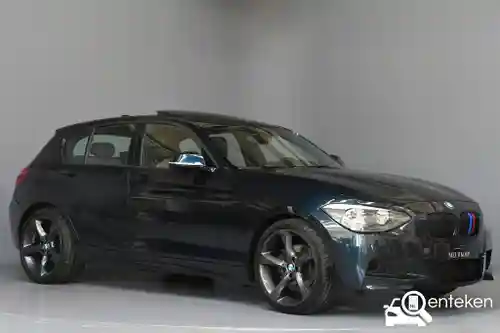 BMW 118i 2011