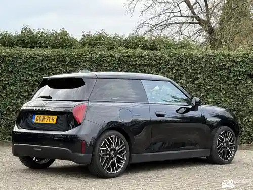MINI Cooper John Cooper Works Electric 2024
