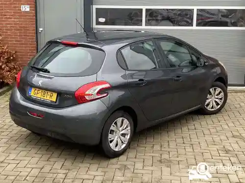 Peugeot 208 1.2 PureTech 82 2012