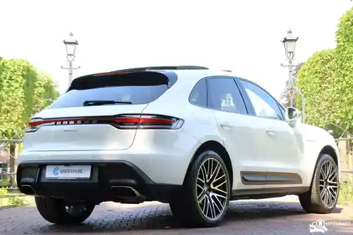 Porsche Macan 2023
